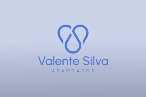 Logo do escritório Valente Silva Advogados, exibido em página que descreve as áreas de atuação do escritório.